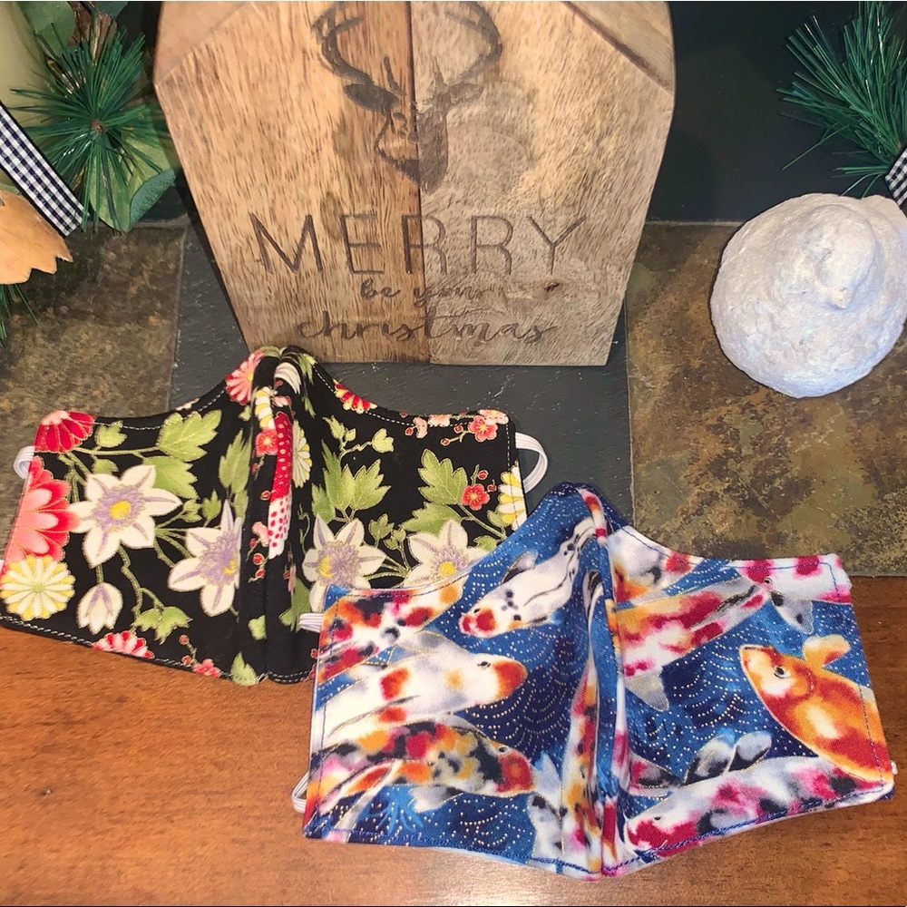 Women’s face masks set